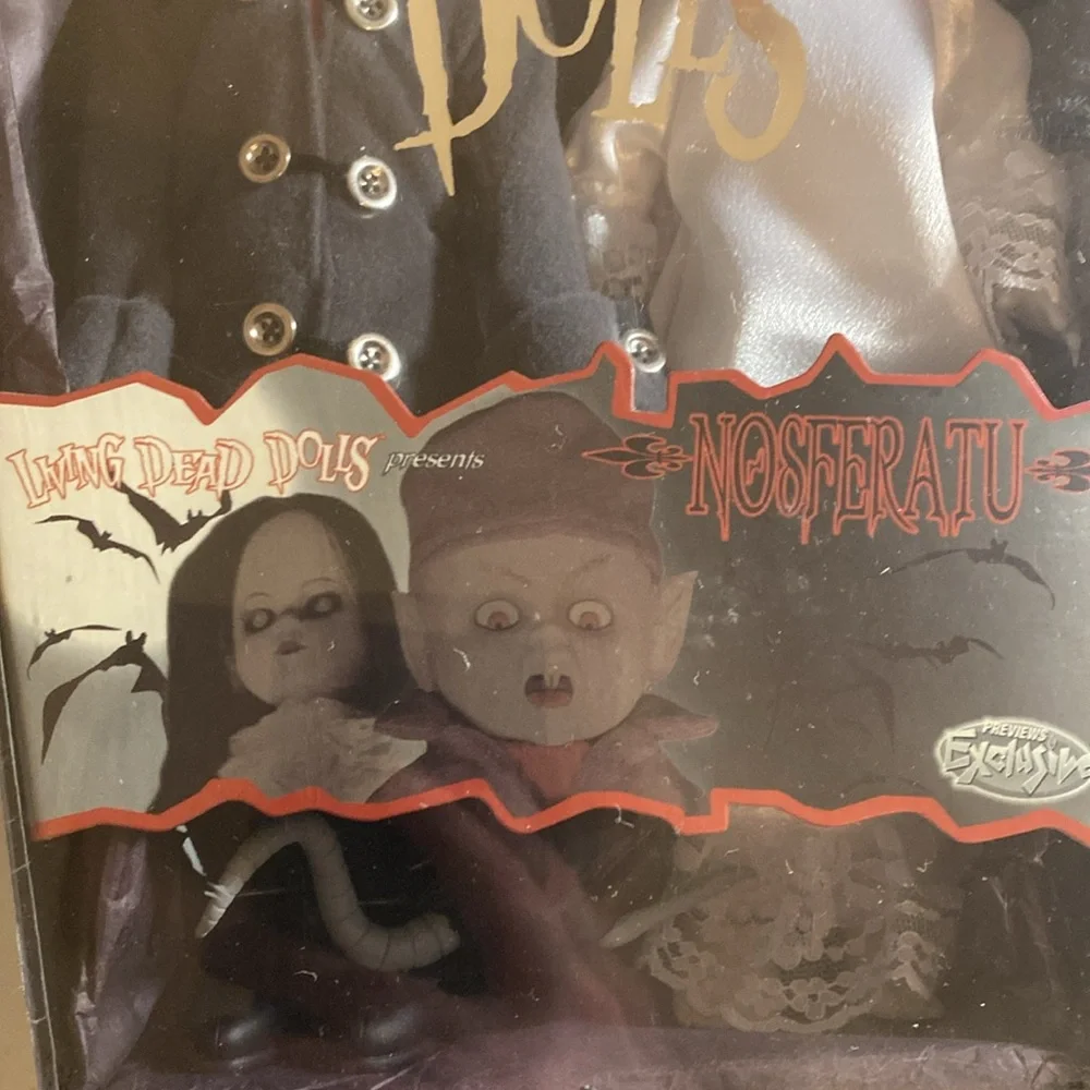 Living Dead Dolls Nosferatu & Victim Vampire